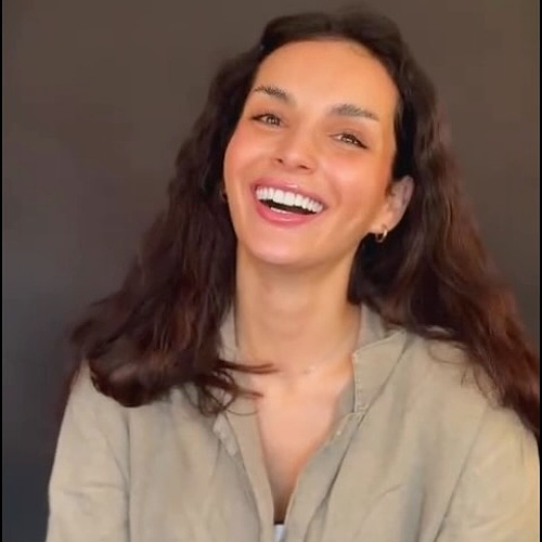 A complete smile transformation! Upper and lower jaw fully restored in just 2 appointments. - 26 veneers & facelays -... A complete smile transformation! Upper and lower jaw fully restored in just 2 appointments. - 26 veneers & facelays -...