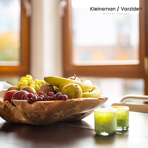 Strahlende Zähne, starkes Immunsystem. Während Sie bei uns warten, gibt’s für Sie eine Portion Vitamine für Ihr...